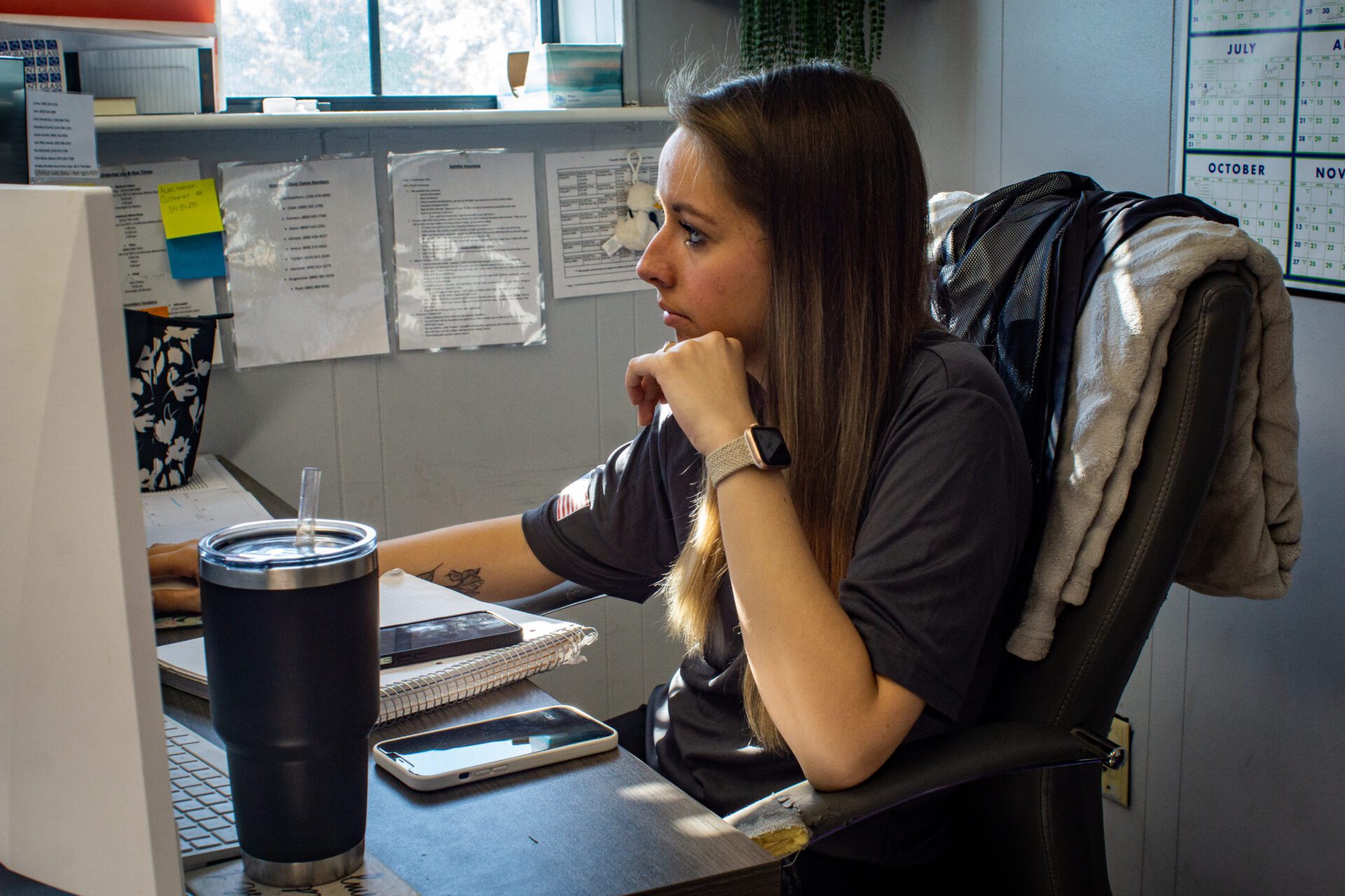Edits 7.12-04 women sitting in the office